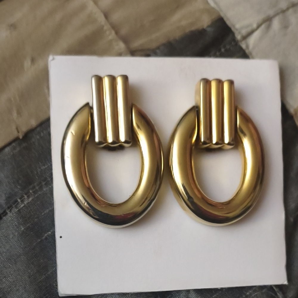 Polished Gold Oval-Link Drop Earrings